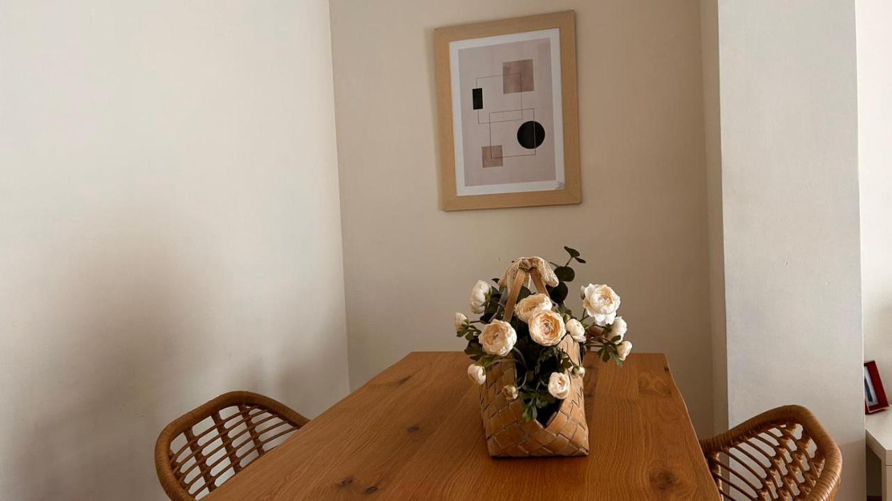 Apartamentos Los Tulipanes Салоу Екстериор снимка